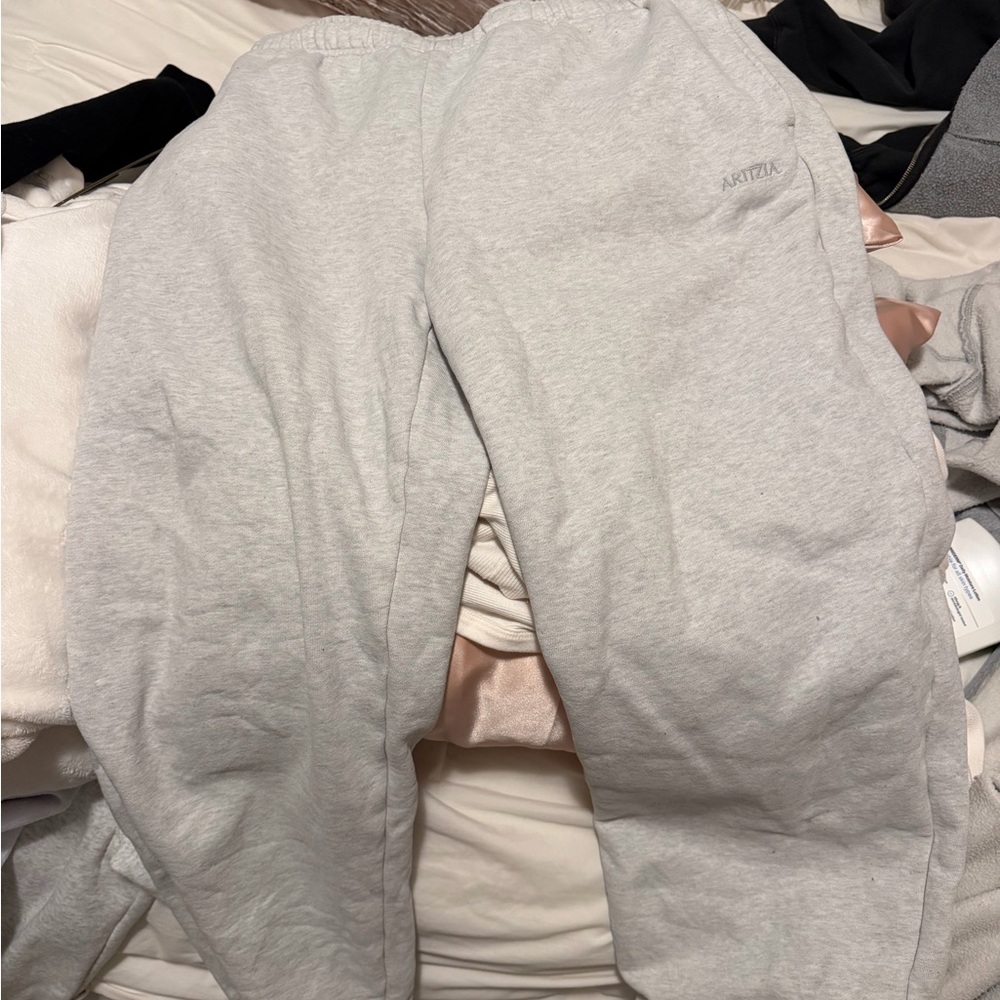Aritzia Light Gray Kids Sweatpants